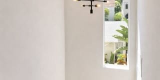 2147 N Beachwood Dr Gallery 4