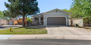Classic 3 Bedroom 2 Bathroom in Fort Collins Ranch in an Incredible Location! Gallery 1