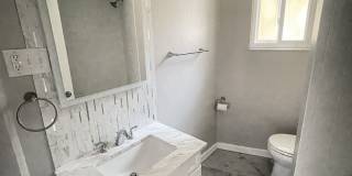 2 Bedroom 1 bath w/laundry and yard 2 Bedroom 1 bath w/laundry and yard Gallery 10