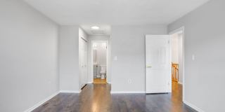 Spacious Newly Rennovated 2 Bedroom House with 2.5 Bath Gallery 28