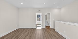 2507 LIGHT Street Gallery 23