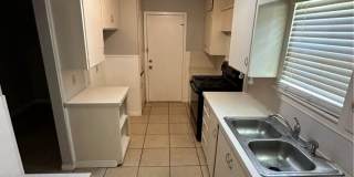 Cute 4 bedroom, 2 bath home with a carport and a big back yard! Gallery 4