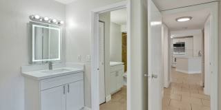 Fully Renovated Corner 2/1 Unit Gallery 29