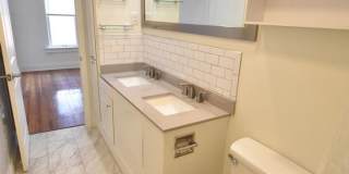 2 bedroom, 2.5 bathroom brick townhouse Gallery 25