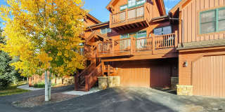 Beautiful townhome, ski shuttle, views, utilities included, pets negotiable, winter lease! Take a look quick! Beautiful townhome, ski shuttle, views, utilities included, pets negotiable, winter lease! Take a look quick! Gallery 1