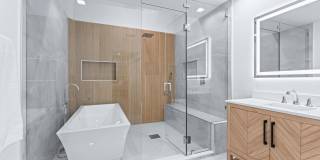 2442 Windsor Way Court Gallery 22