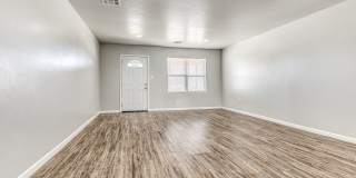 Charming Home + Balcony + Centrally Located in OKC + 3 bedrooms Gallery 4