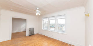 4414 North Whipple St. Gallery 4