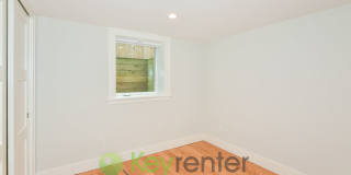 Stylish Four Bedroom Home with Hardwood Floors and Outdoor Space Gallery 26