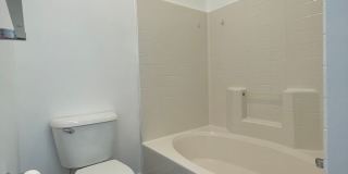 Lovely Single Family House with New Flooring & Paint! 2-Car Garage Gallery 22
