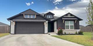 Very Nice 4 Bedroom 2 Bathroom House in Mustang Schools Gallery 1