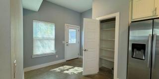 Great, modern 2 bedroom 2.5 bath available in South Austin! Gallery 12