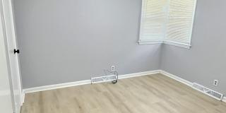 5119 Pratt Street Gallery 12