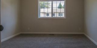Updated Interior ! Spacious 2 Bedroom 2.5 Bath Town home close to Intel and Nike Gallery 22