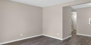 Four Seasons Townhomes Gallery 21