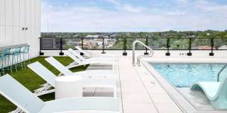 Artisan on 39th Gallery 73