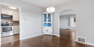 Historic Laurelhurst Home ~ Quiet Neighborhood~ Stunning Water View! 4 Mins to U Village/UW Historic Laurelhurst Home ~ Quiet Neighborhood~ Stunning Water View! 4 Mins to U Village/UW Gallery 12