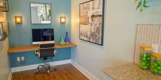 Hampton Center Gallery 4