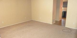 Cute & Clean 3 bedroom Townhome in the Heights Gallery 9
