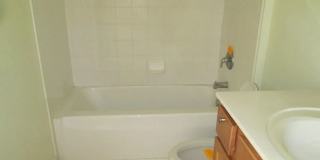 Room in 3 Bedroom Townhome at Hyde Glen Ct Room in 3 Bedroom Townhome at Hyde Glen Ct Gallery 4