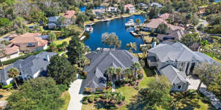 Stunning Lagoon Residence! Gallery 62