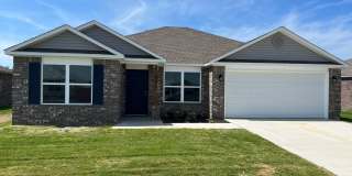 LEASING SPECIAL 1/2 OFF FIRST MONTHS RENT!! BACKYARD FENCING INCLUDED!! Beautiful Brand New Homes-Carley Crossings Gallery 1