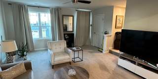 FULLY FURNISHED like-new Townhouse w/ Garage Gallery 12