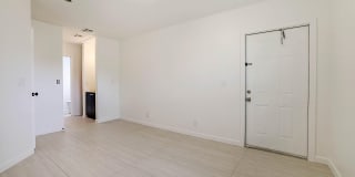 320 NE 42nd Street Gallery 17