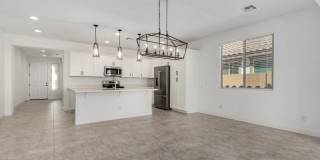 Prestine 4 Bedroom Home in Surprise! Gallery 7