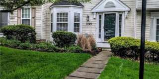 1320 Meadowbrook Gallery 1