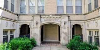 6709 North Greenview Avenue Gallery 1