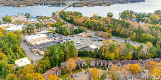 Beautifully remodeled one bedroom, one bath in Lake Wylie Woods! Gallery 22