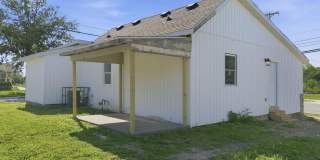 1339 E Division Street Gallery 22