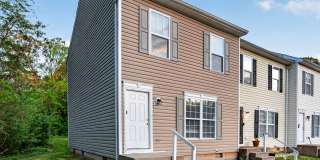 Newly Renovated Townhome in Presidential Lakes Gallery 1