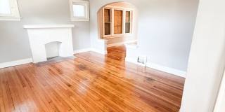 Newly Renovated 3 Bed/ 1.5 Bath With Hardwood Flooring! Gallery 1