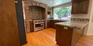 ALMADEN VALLEY - Sharp home with 4 large bedrooms (plus bonus room) and 3 full bathrooms, pool. Gallery 3