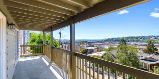 Queen Anne water view 3 bed 2 bath with den and 2 parking spaces Gallery 10