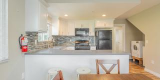 1201 W 36th Place - Co-Living Gallery 4