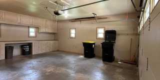 Beautiful 3 Bedroom Home in Normal! Gallery 19