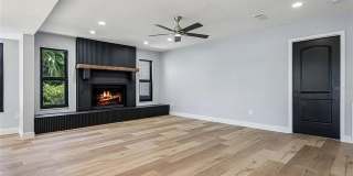 Luxury Furnished Waterfront Home – 4BR/4BA | Designed for Flexible Mid-Term Stays Gallery 12