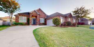 Beautiful 4 Bdrm/2Bth located in Stoneybrooke Plantation Gallery 1