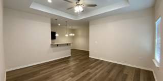 811 Uvalde Gallery 1