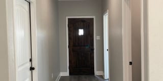 4 BEDROOM,  3 BATH Gallery 9