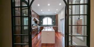 2150 W Monroe Street Gallery 32