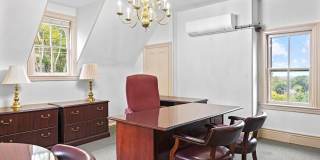 152 N MAIN Street Gallery 40