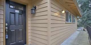Light & Bright 2 Bed 1 Bath Condo! Gallery 4