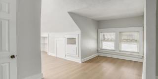Move fast on this one. Apply within 24 hours of your showing and lock in $250 off your monthly rent for the entire 12 month term!!! Gallery 29