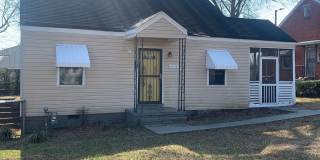 Cozy Two Bedroom Bungalow! Gallery 1