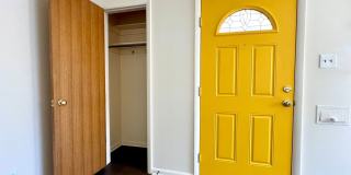 Spacious 4BR House in Edgewater Gallery 13
