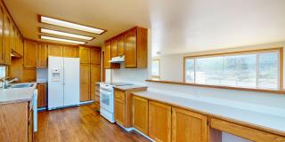 Application pending- Location, Location! - Four Bedroom house located minutes from Des Moines Waterfront Gallery 11